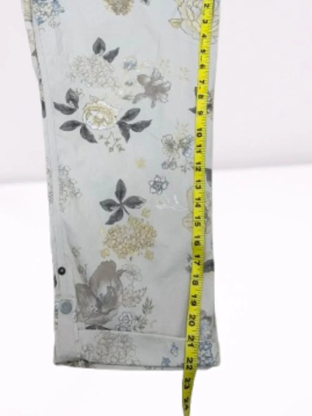 Democracy NWT Cotton Blend Floral Cargo Pants Rolled Cuff Size 14 - Picture 8 of 9